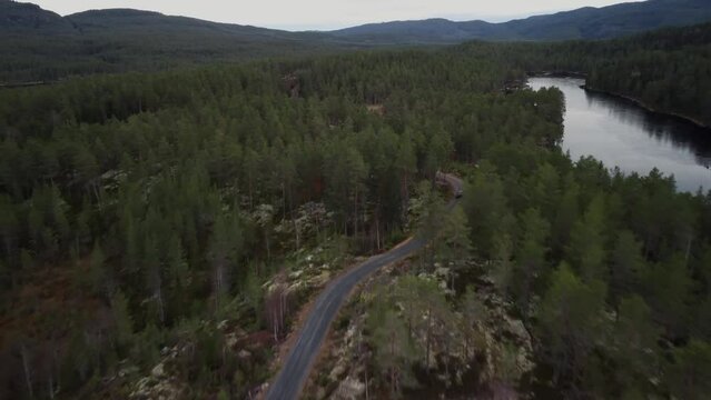 Dirt Road Lake Fiskeloyse 4K Landrover Norway 30fps