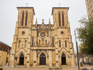 Fototapeta na wymiar Overcast view of the San Fernando Cathedral