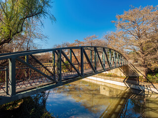 Fototapeta premium Sunny view of Riverwalk