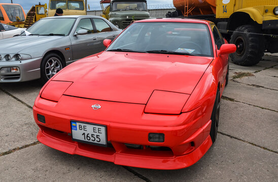 Nissan 200SX 1990 is a passenger car, made in Japan, by the international company Nissan.
