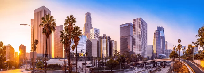 Foto op Aluminium de skyline van Los Angeles tijdens zonsopgang © frank peters