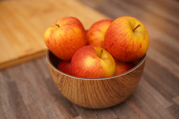 Fototapeta na wymiar bowl of apples