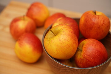 Fototapeta na wymiar close up of apples in a bowl