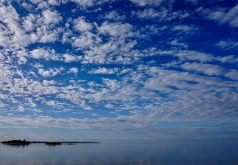 沖縄県宮古島　朝凪の風景