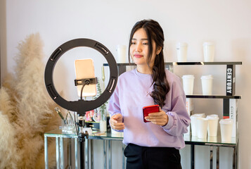 woman online seller