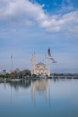 Fototapeta na wymiar central mosque. merkez camii next to seyhan river. adana, turkey.