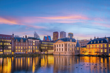 Obraz premium Binnenhof castle (Dutch Parliament) cityscape downtown skyline of Hague in Netherlands