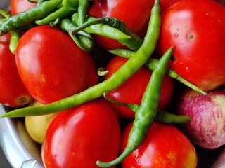 Tomato and green chili