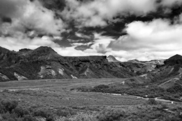 Tal Thorsmörk im Süden Island - durch das Schmelzwasser der Gletscher Tindfjallajökull und Eyjafjallajökull geformtes Tal mit dem Fluss Krossa in der Gemeinde Rangárþing eystra in Island