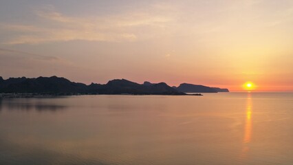 Obraz premium Nature Island Mallorca Holidays Boats, Farms Animals Biologic Food Eco Agriculture Free Breathing Arquitecture Medieval place Boats Mallorca Traveling Kids Trip with Boat Sailing and paddle surfing