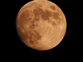 La luna luminosa