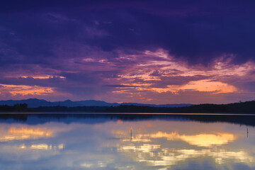Fototapeta na wymiar Australian purple Lake sunset