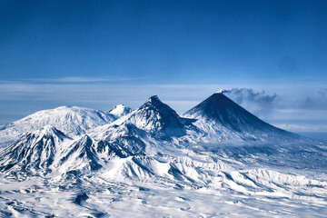 Fototapeta na wymiar volcano in Kamchatka