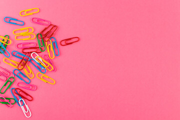 Colored paper clips.