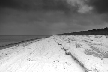 The sea in winter.