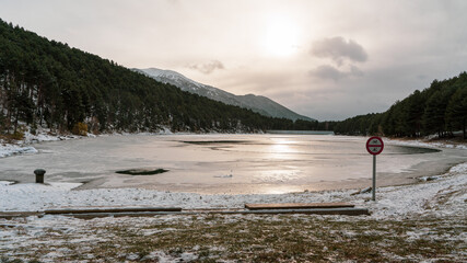 Atardecer en el Lago de Engolasters, Andorra. - 486496398