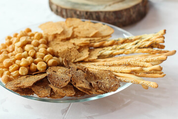 bread plate croutons bread sticks