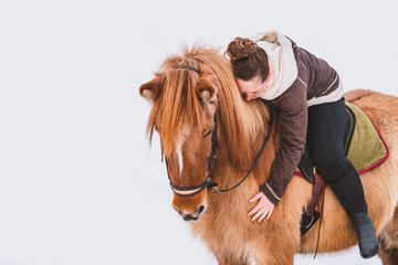 Reiten im Winter auf Islandpferd © Petra Fischer