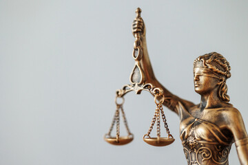 the symbol of justice and justice is a statuette of the goddess Themis judge's gavel. legal advice and assistance in court and disputes in the divorce process. a lawyer or a justice of the peace at a - obrazy, fototapety, plakaty