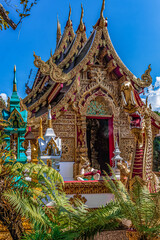 Fototapeta na wymiar dremy temple in thailand