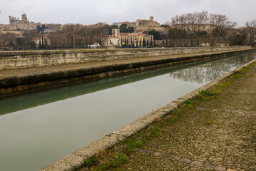 Obraz premium Canal bridge over river Orb at Beziers in France