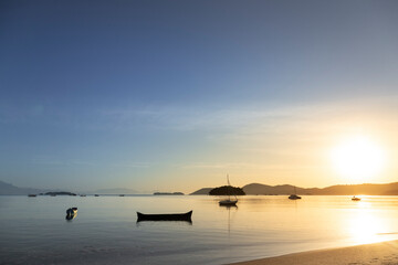 Obraz premium Paraty, Rio de Janeiro, Brasil: Amanhecer na praia de Jabaquara 