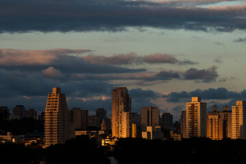 São Paulo, São Paulo, Brasil: Amanhecer na capital do estado de SP