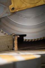 Ferramenta de Serra e corte de madeira