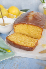 Fototapeta na wymiar Lemon cake with lemon curd
