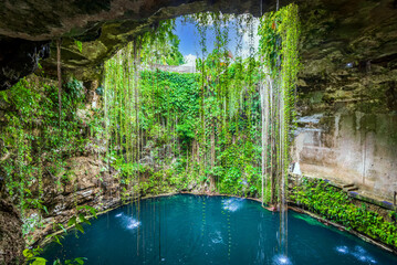 Ik-Kil Cenote, Yucatan Peninsula in Mexico - obrazy, fototapety, plakaty