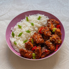 chichen in hoichi sauce with rice