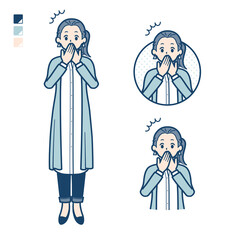ロングシャツを着た女性が口をおさえて驚いているイラスト