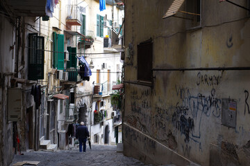 Promenade dans le quartier de Pizzofalcone