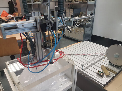 Electromechanical lab tools and machines