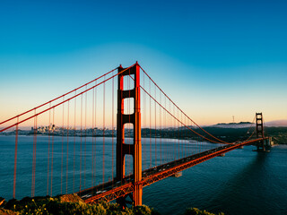 Fototapeta na wymiar Golden Gate bridge in sunset