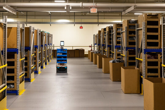 Single robot on floor at E-Commerce Warehouse Distribution