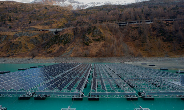 Green renewables innovation - floating solar energy array