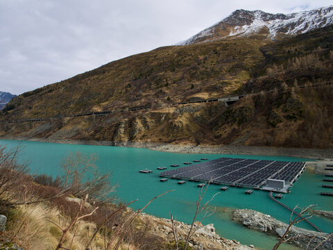 Floating solar power plant, renewable energy technology
