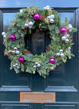 X-mas wreath on door
