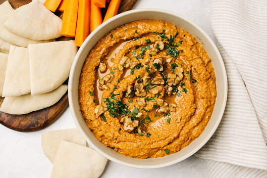 Muhammara dip with pita bread