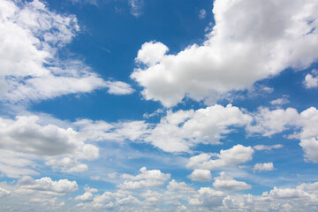 Obraz na płótnie Canvas Cloudy blue sky
