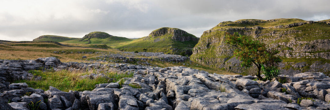 Malham Cove Scar Yorkshire Dales