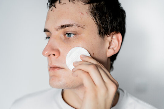 Men's Skin Care Routine For Acne 