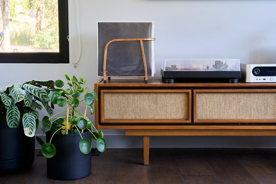 Record deck and vinyl records