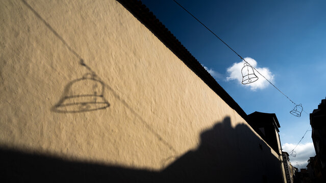 Christmas light with the shape of a bell.