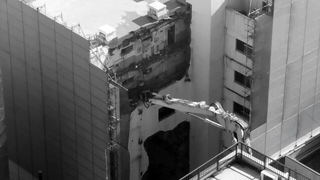 古いビル解体〜都市の新陳代謝