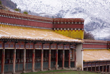 チベット・アムド地方 郎木寺のマニ車
