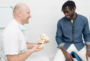 Doctors patient communicate in dentistry.