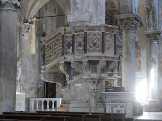 Interior of St Andrew's Cathedral with raised preaching pulpo made of marble
