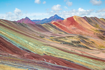 Vinicunca of Winikunka. Ook wel Montna a de Siete Colores genoemd. Berg in de Andes van Peru